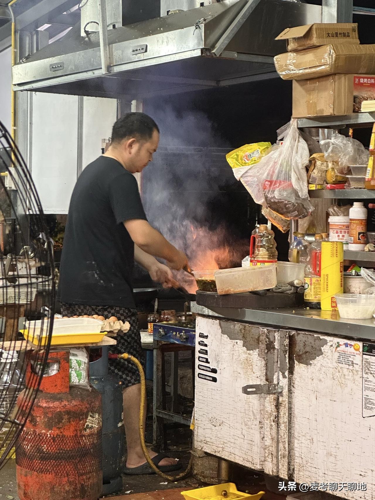 中国人到东南亚都是去捞偏门吗？不是的。更多人到国外是为了赚钱养家，就跟《给阿嬷的