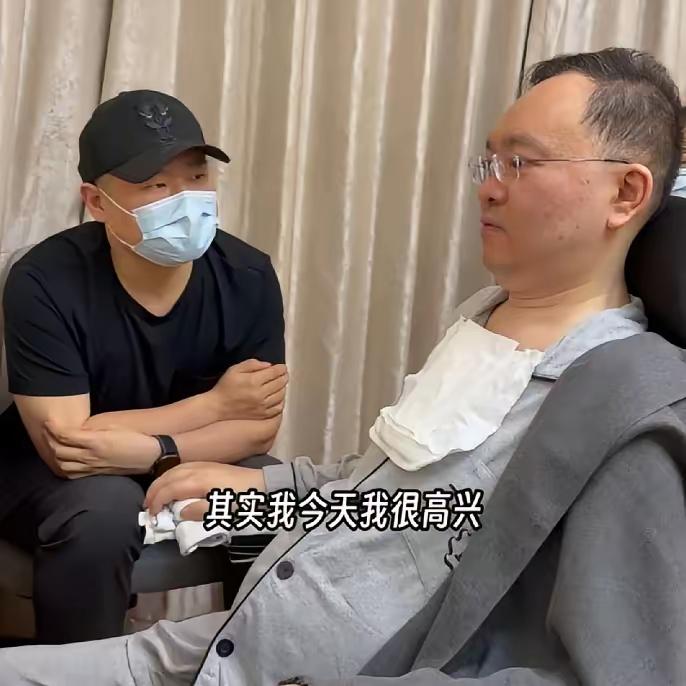 我对岳云鹏的好感度又增加一分！

5月13日，岳云鹏发了一个视频，他去探望患有渐
