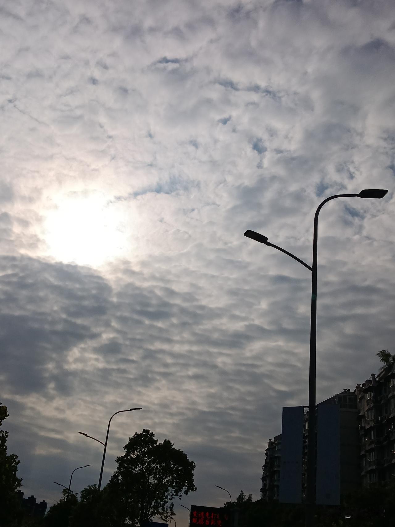 昨天就说过，球迷别盲目追捧球星，只管欣赏他在赛场上的发挥就好，没必要奢求他的情商