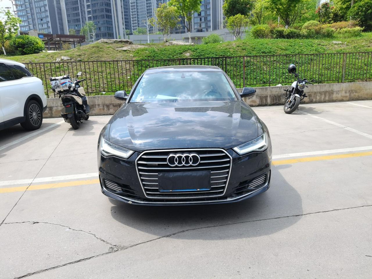 开了八年的奥迪A6L，现在还能卖多少钱？
前两天验了一台奥迪A6L，2018年1