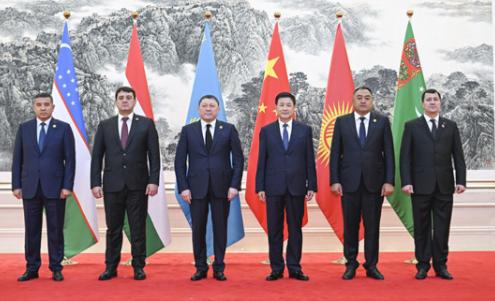 中亚五国部长集体进京，中国要办一件大事！土库曼斯坦永久中立国，连上合都没加入，照