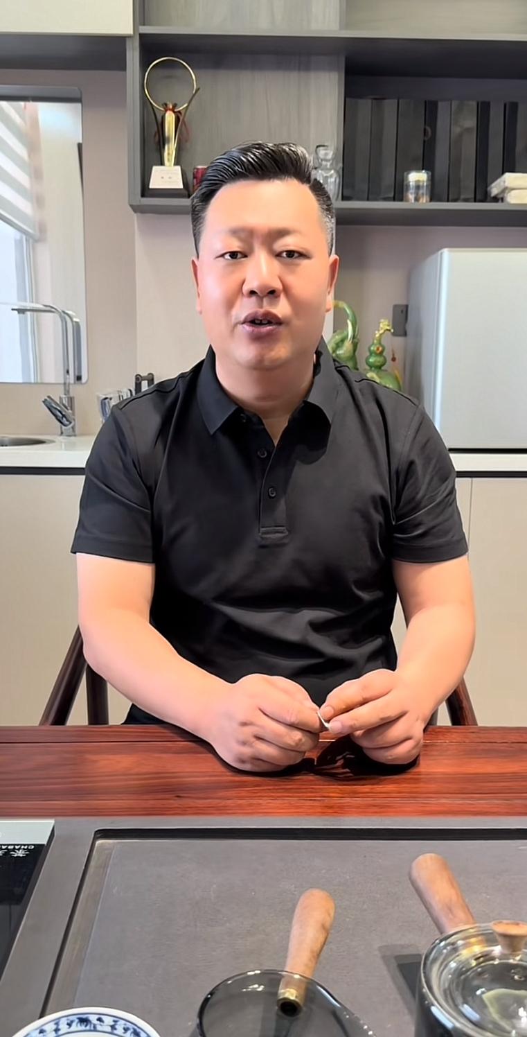 张大炮太小家子气了，老乡上海阿牛哥的一句玩笑话，他当真了，不知道是不是说到他的痛