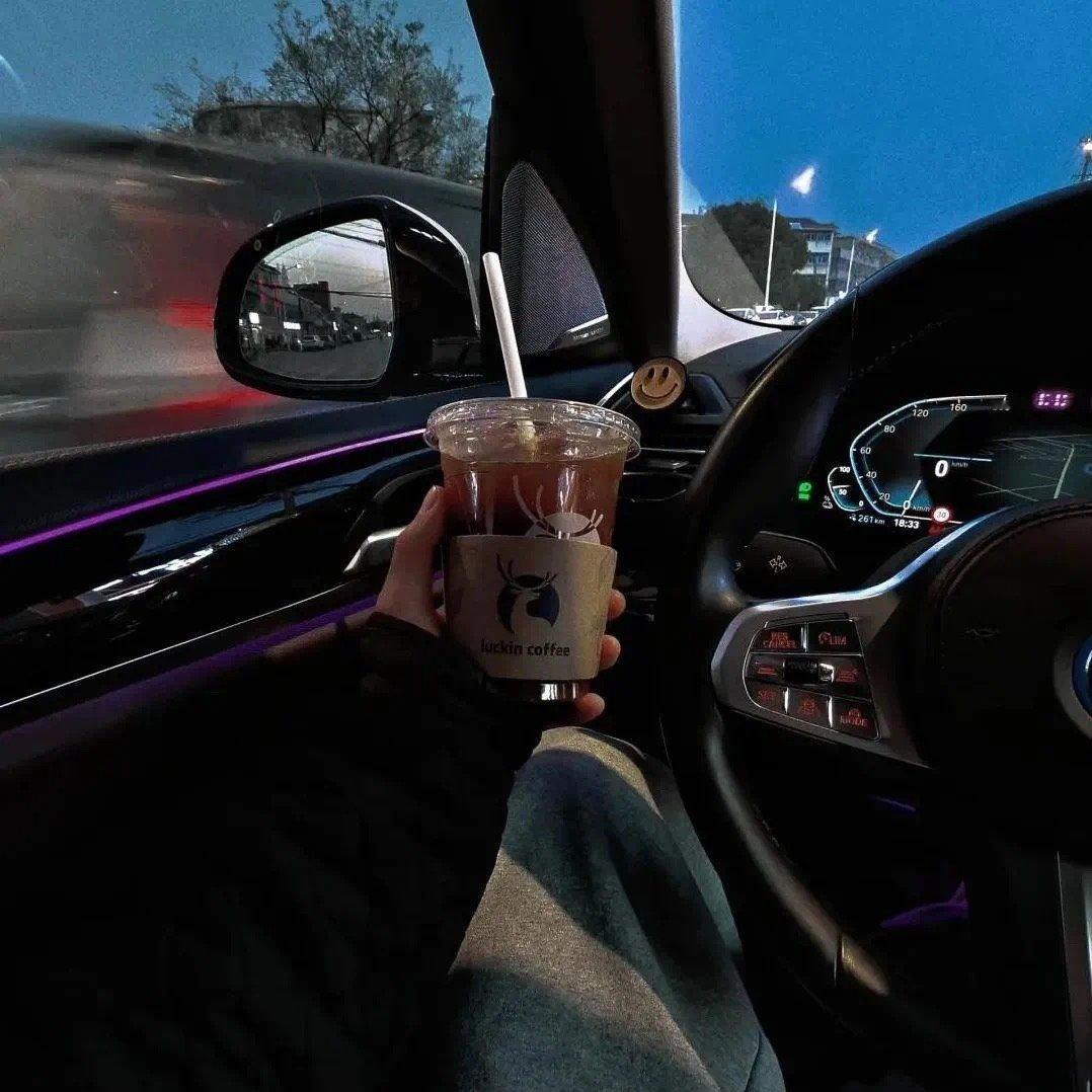 𝑮𝒐 𝒕𝒐 𝒘𝒐𝒓𝒌 ☕️“咖啡苦 心里堵 只能忍着去挣两千五”