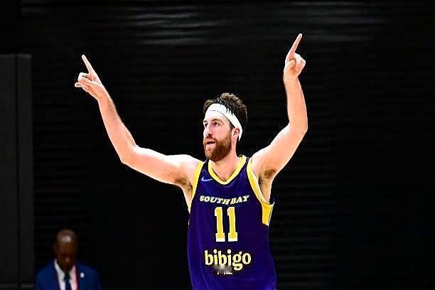 关系户，詹姆斯从发展联盟带来一名内线球员！

这是詹姆斯本赛季首次向管理层举荐球