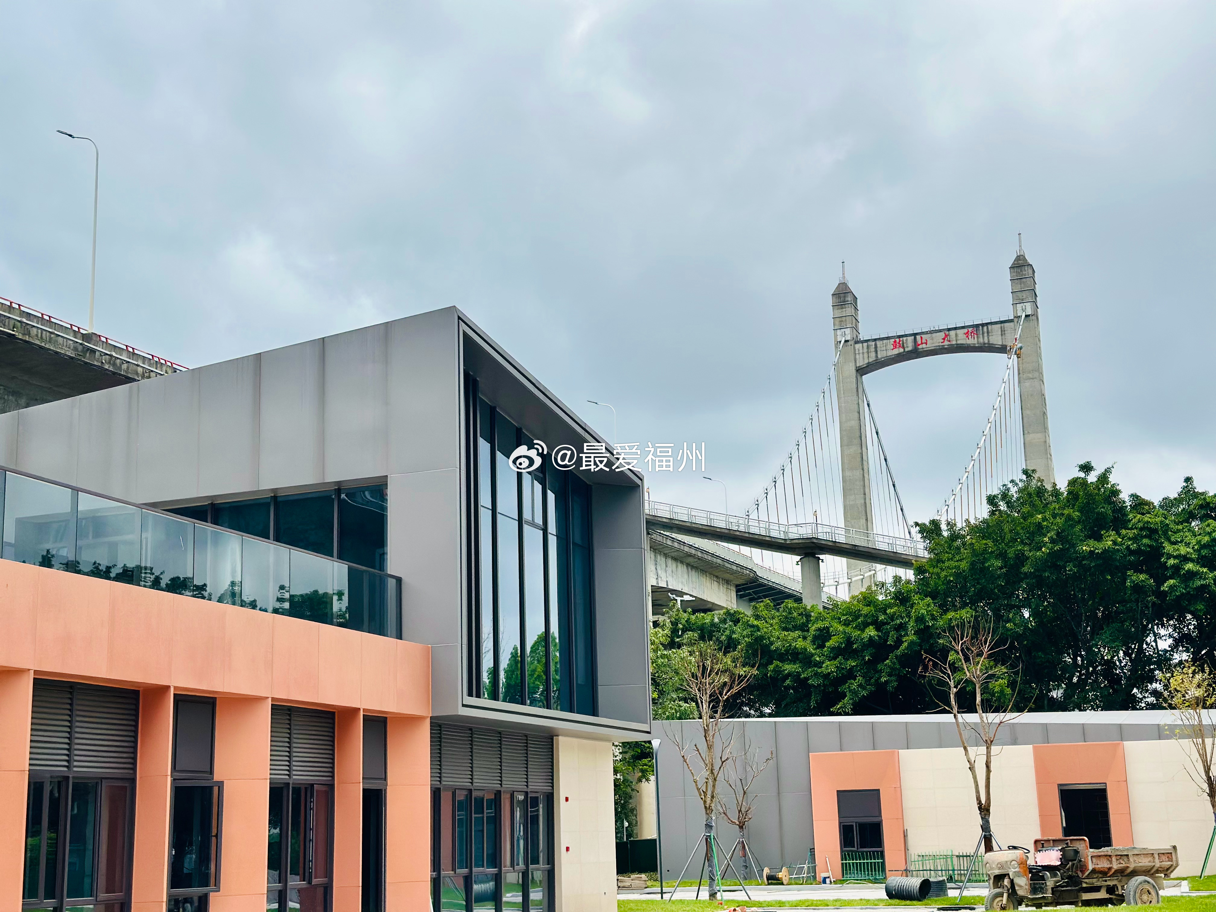 福州金融街二期的 闽江北岸全线贯通新建城市公园综合体 