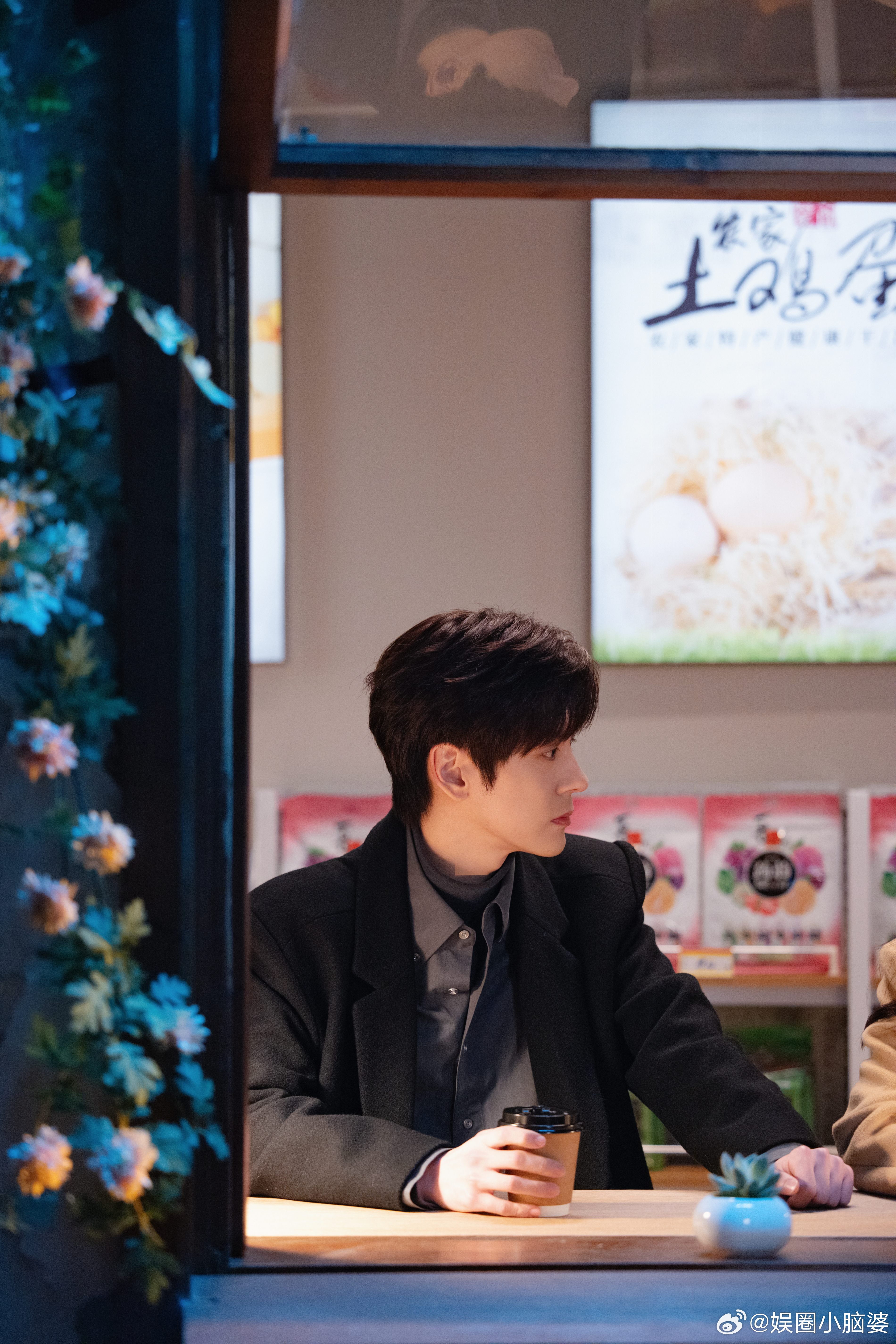 魏哲鸣好消息出道了坏消息欢乐喜剧人谁看了不笑出声！魏哲鸣宣传期彻底变身搞笑男，卖