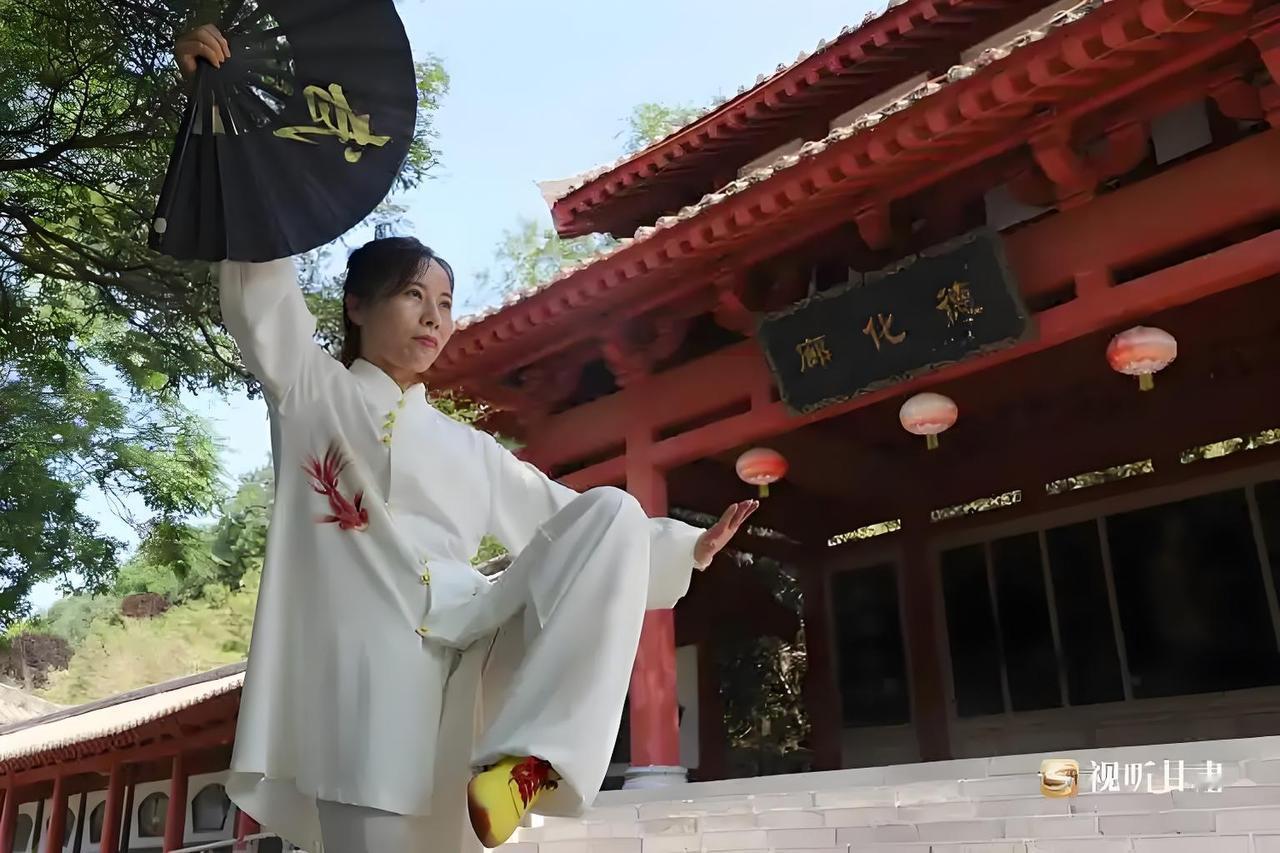 大家好！你是不是也在心里偷偷问过自己：练太极到底是在浪费时间吗？是不是只适合老年