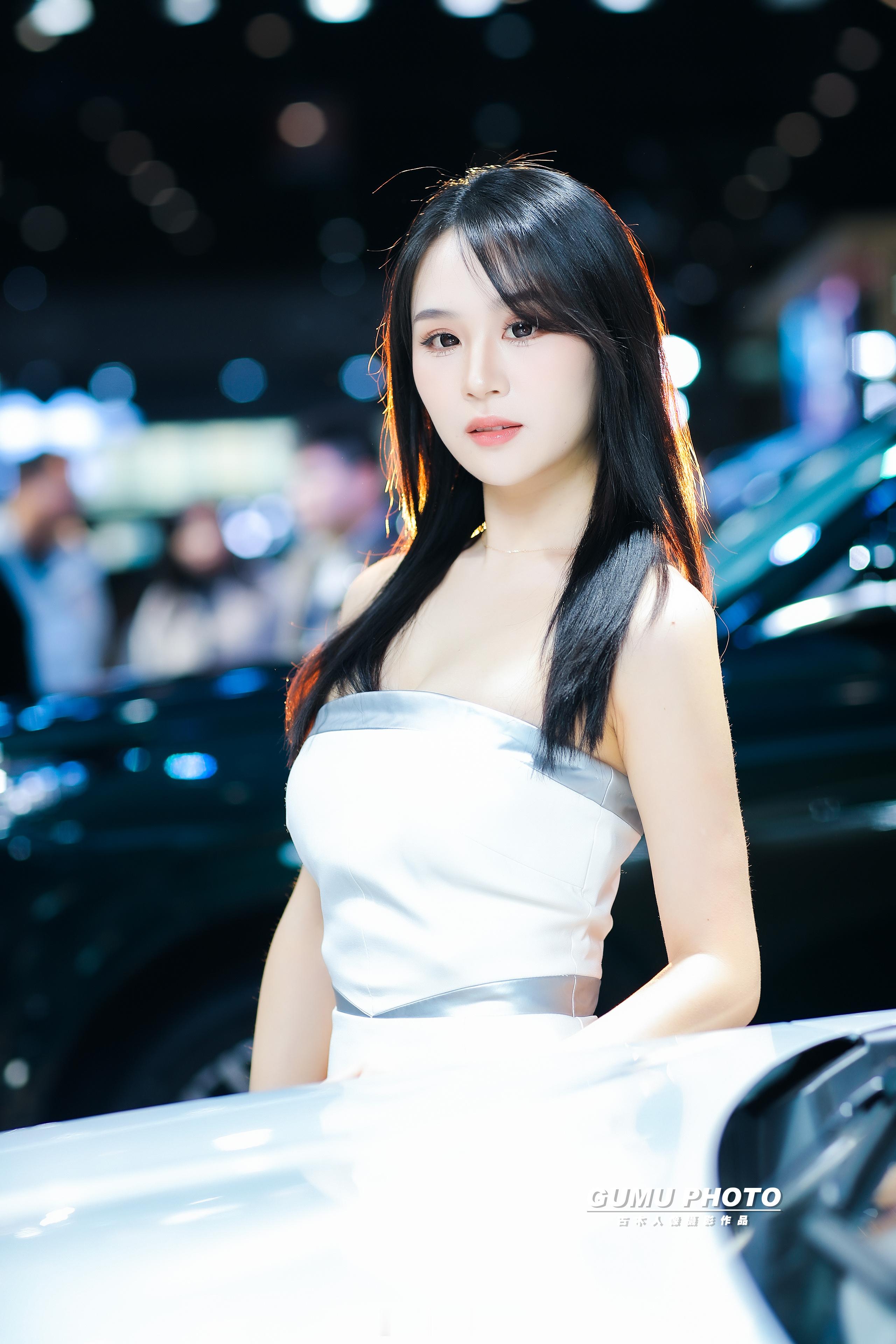 2025成都双十二车展奇瑞展台模特小姐姐2025成都双十二车展 