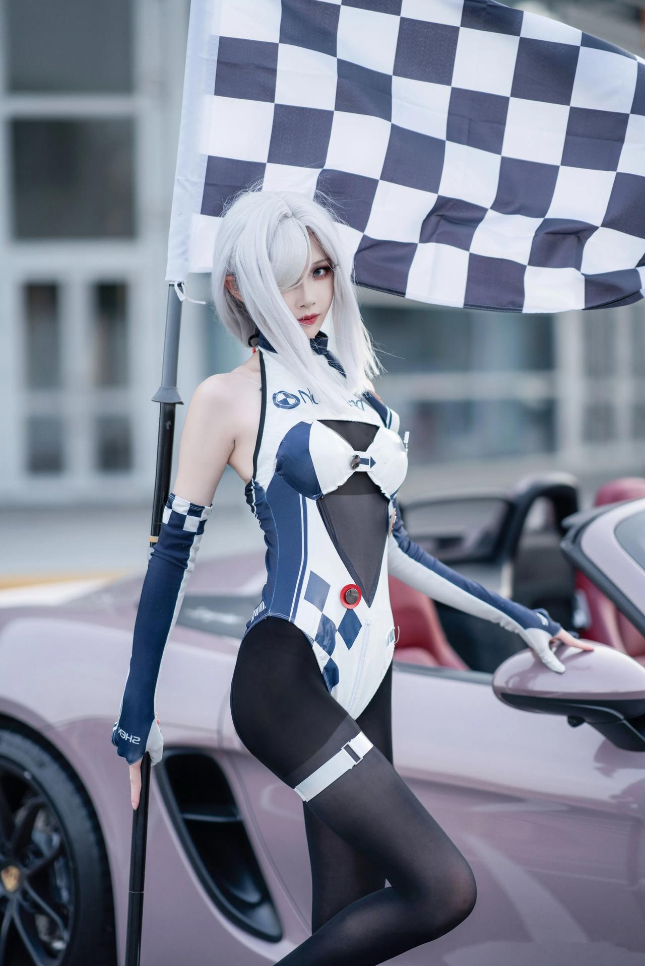 论赛车，小姨从来没输过!  