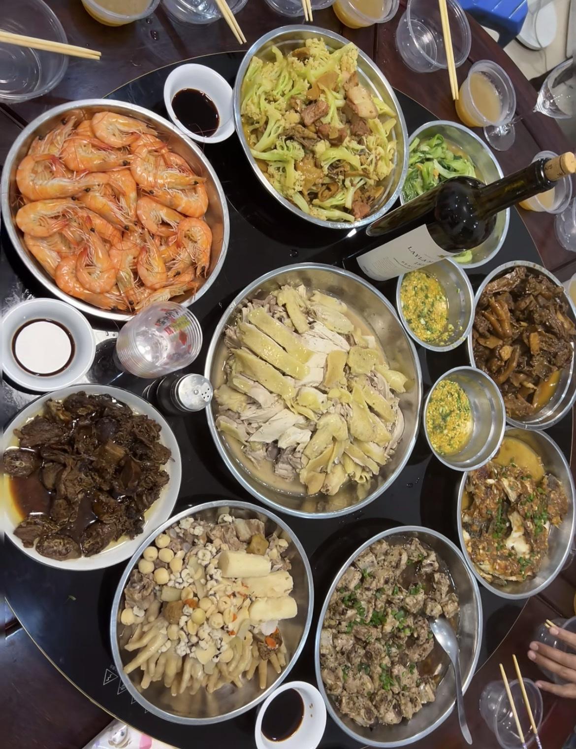 心太寒了！
儿媳每次上门吃饭从不空着手，可带的从来不是吃食，而是一大包一次性碗筷