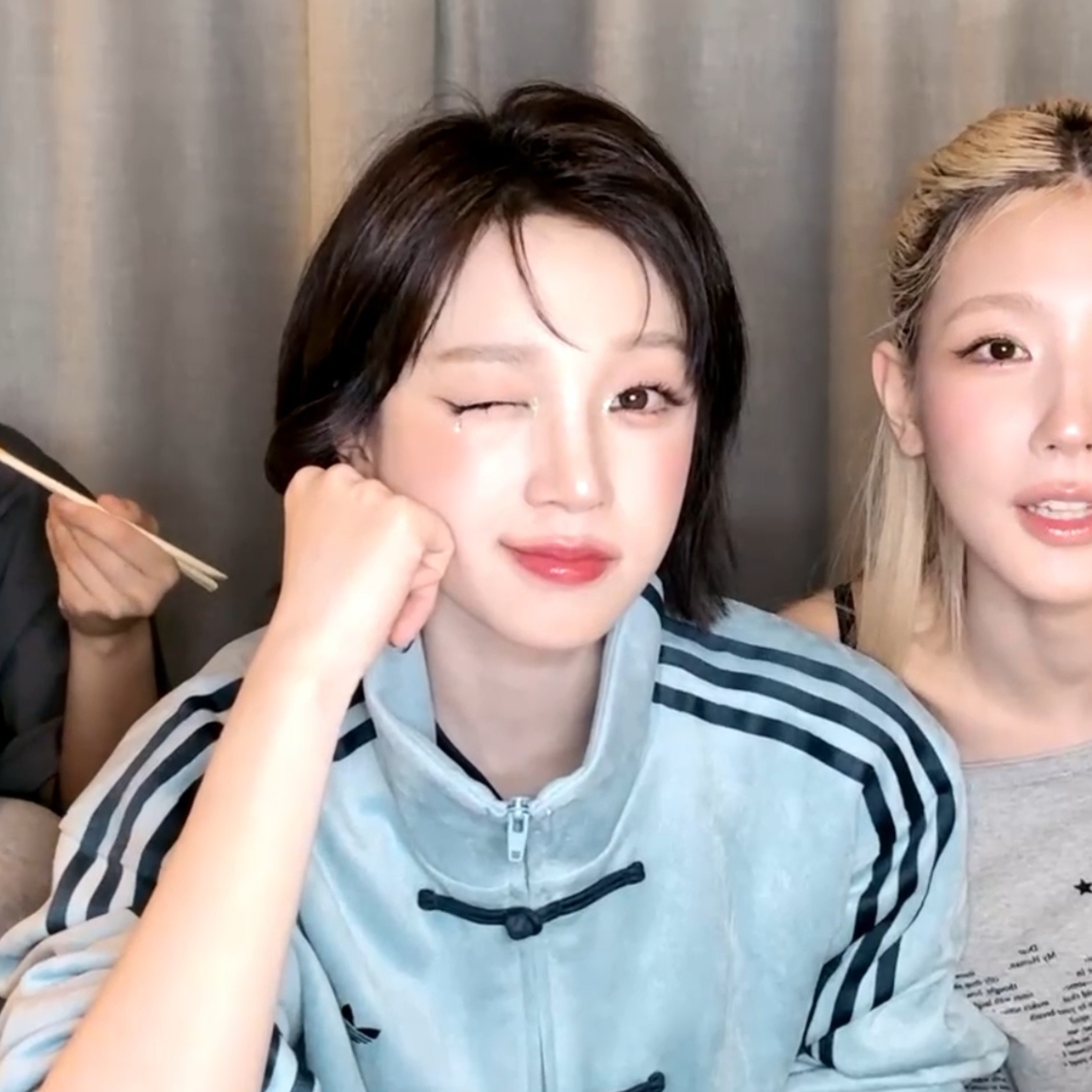 直播中～阿迪女的萌能量！ 