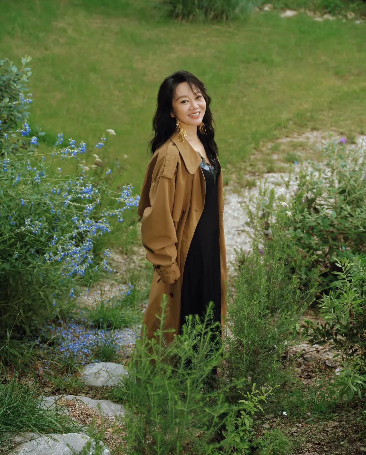 女儿高二升高三模拟考试320分
读的理科
这个成绩
上民办本科好
还是上一个专科