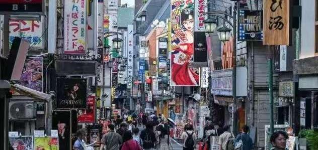 别再说日本排外了，人家那不叫排外，叫精挑细选。
日本的移民政策，就是一本写得明明