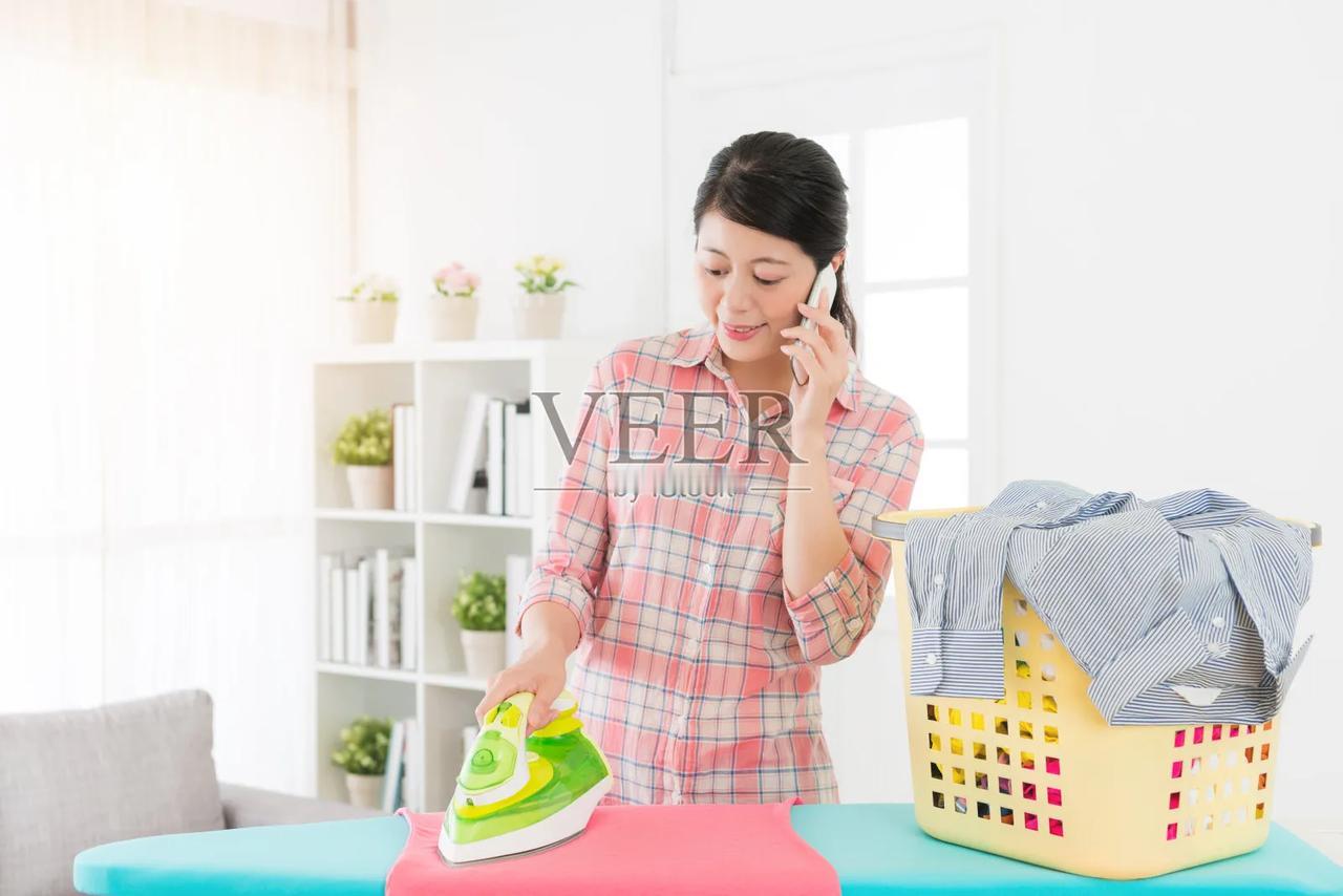 中年女性“越老越美”的核心并非对抗衰老，而是从“拼胶原蛋白”转为向“拼质感状态”