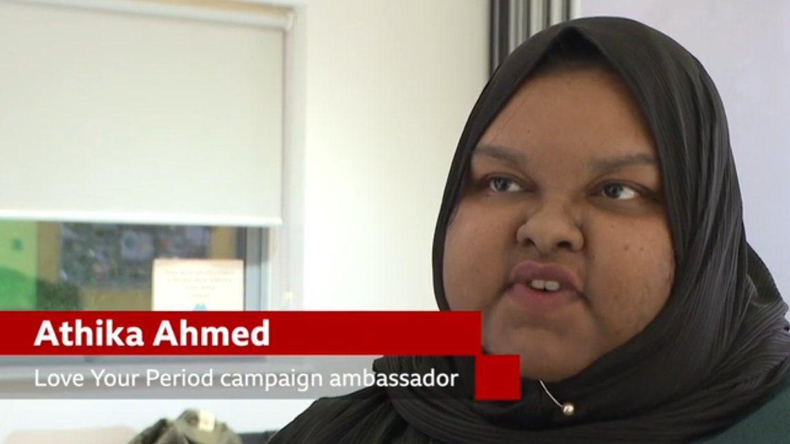 这位女士说：她戴头巾是为了防止男人受到诱惑。

南评：粘上胡子就是李逵！