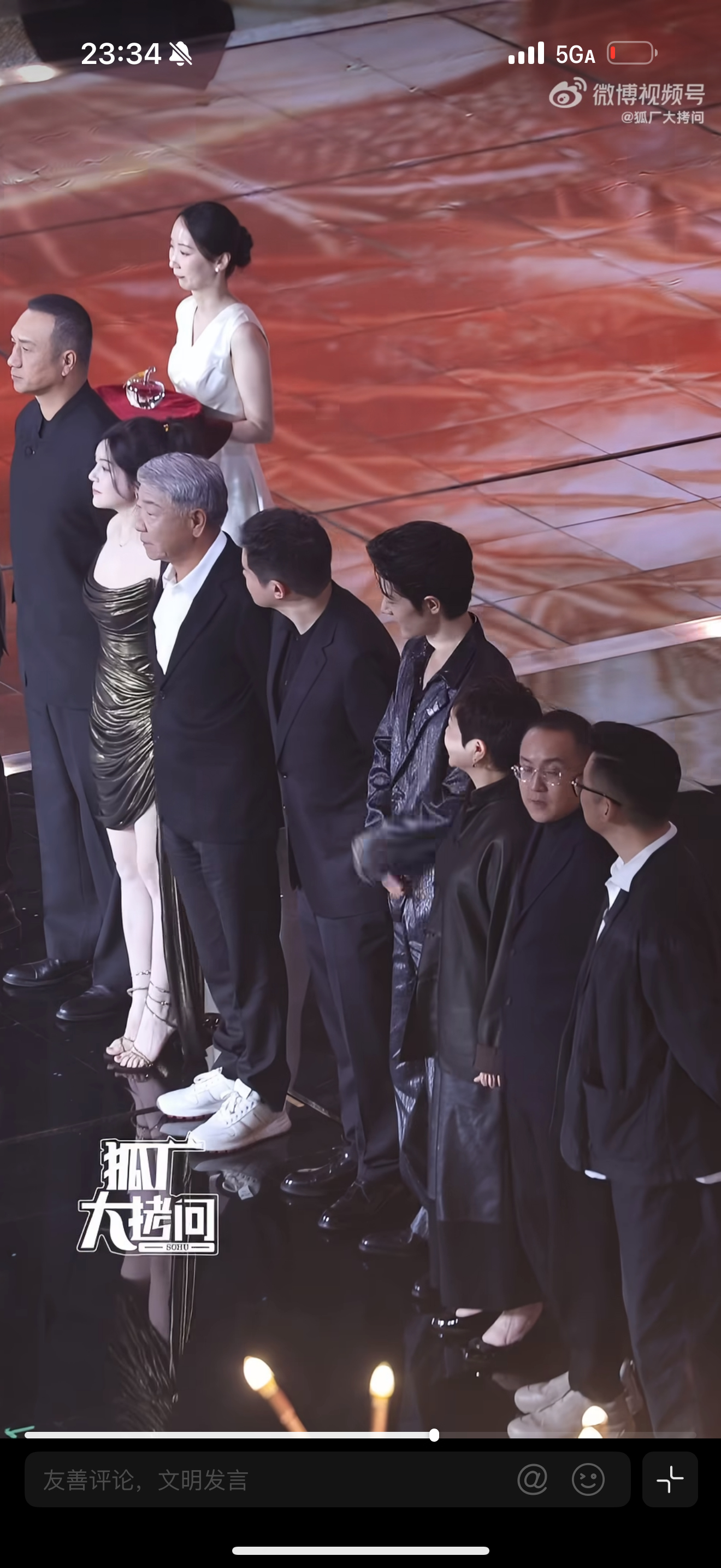 陈妍希真的好白好美啊，肤白貌美，还很少女，很吸眼球。 