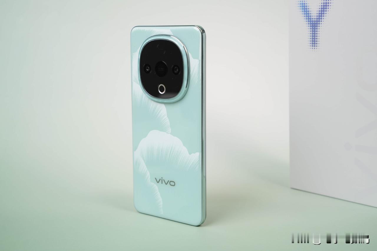 vivo Y300 实测新增加的扬声器音量居然超过了100dB...
这对于喜欢