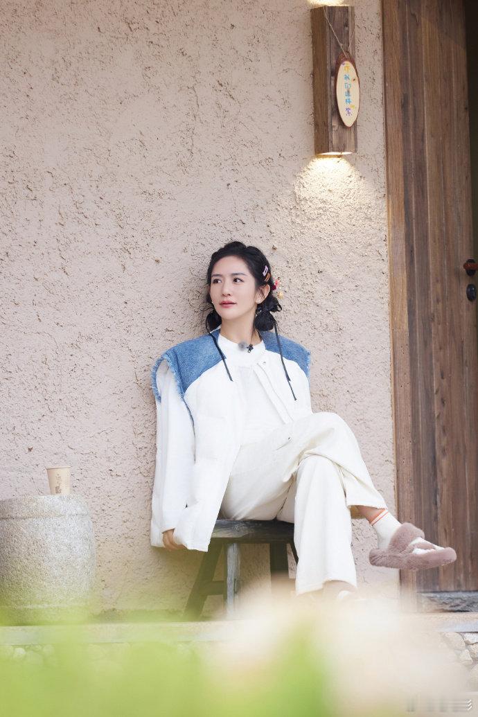 谢娜说要永远保持向上姿态谢娜说妈妈的身份让她在陪伴中成长 从主持舞台到乘风破浪，