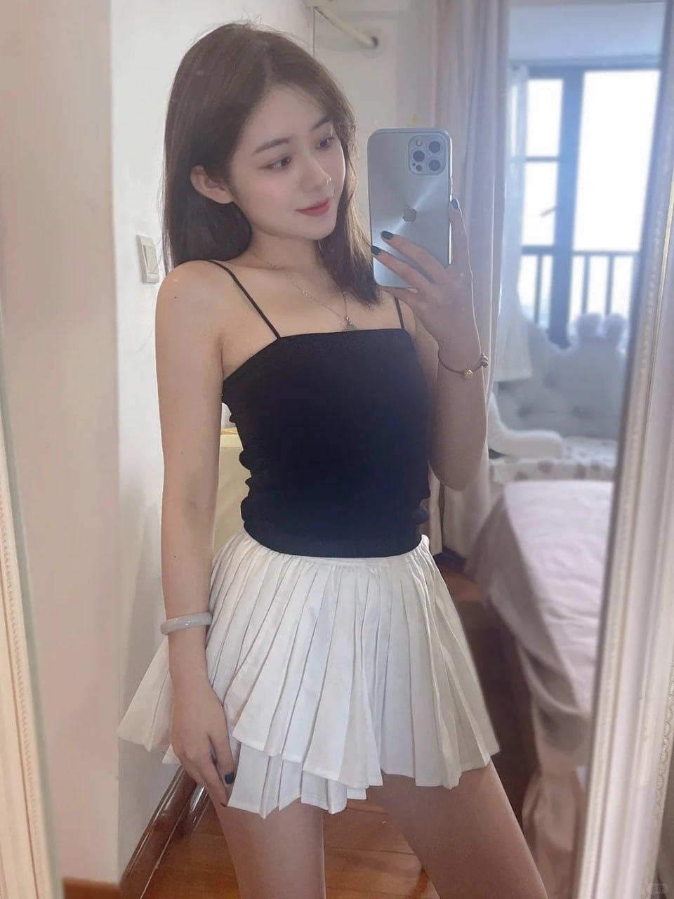 突然有个特别的想法：自己掏腰包，路费酒店吃饭全包圆，就想去个不熟的城市，跟不认识