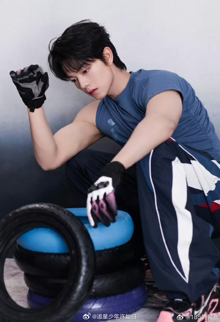 曾辉看着就劲劲的 从日常健身的坚持到舞台上的亮眼表现，曾辉把“劲劲的”诠释得淋漓