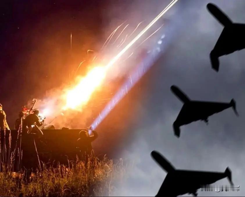 零下24℃的基辅，爆炸声比黎明先到。当地时间2月3日凌晨00:24起，俄军的无人