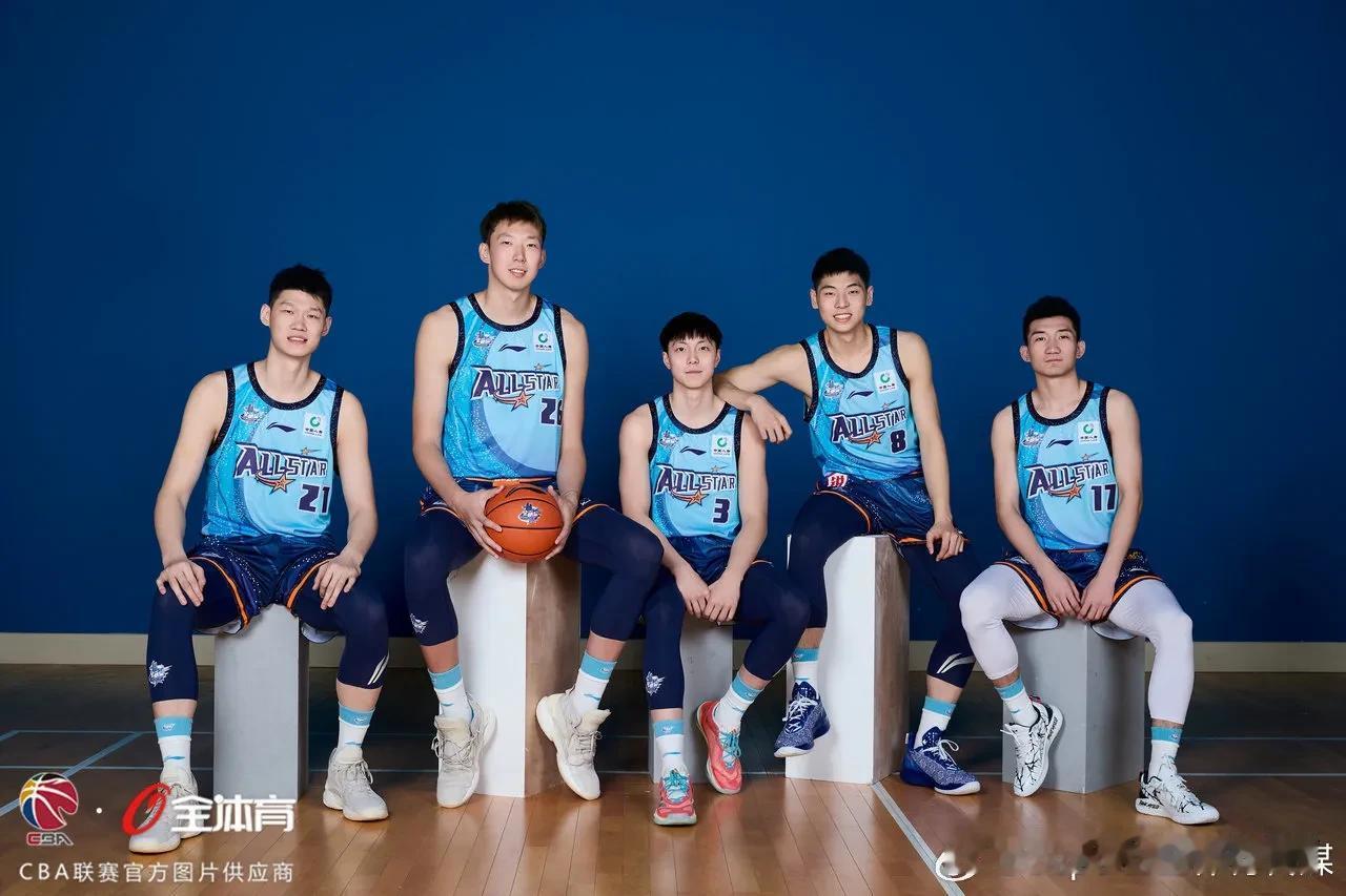 2024CBA联赛全明星周末南区明星队官方写真!

 #CBA全明星# #妙笔生