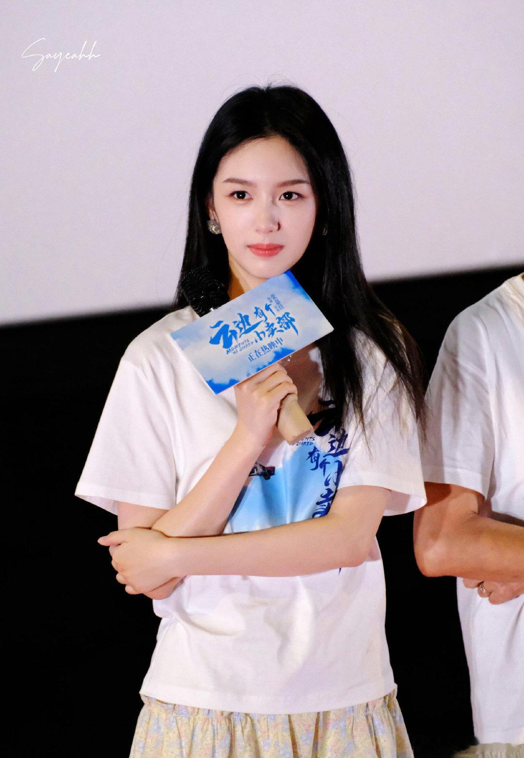 #周也为电影落泪#周也这样的落泪真的是非常让人心疼的，这部作品她也是倾注了很多的