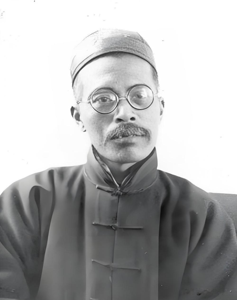 《江海潮生》，

又一个有名的大人物出场了，

就是剧中张謇建的通州师范学堂第一