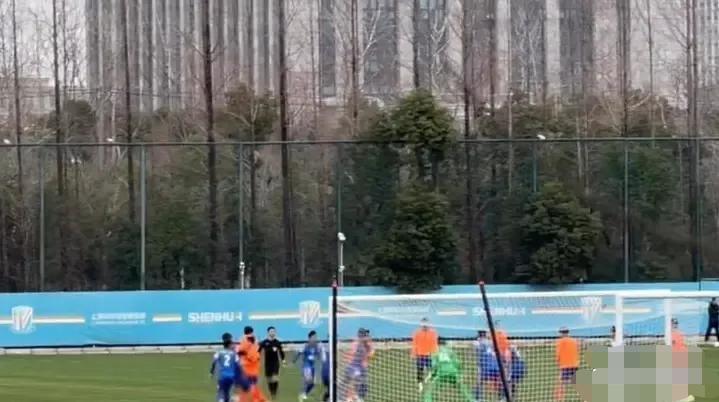 申花教学赛9-2狂胜泰山！今年申花会不会一枝独秀！对阵泰山竟然可以打进9个进球！