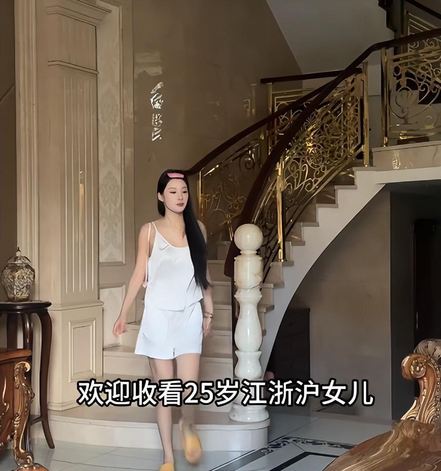 一件校服扒光全网最尬人设：你演“江浙沪独生女”的样子，连你女儿都骗不过 ​​​
