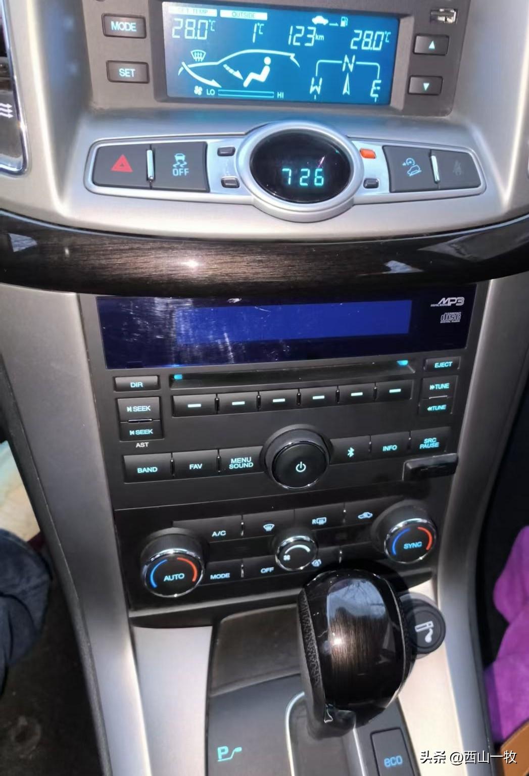 又要验车了，现在验车太方便了。以为人会很多，去了一看还行，5个通道同时开始，每个