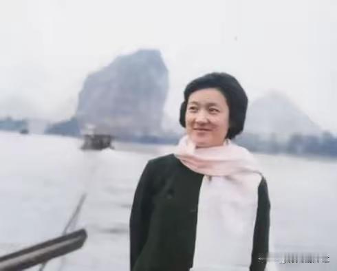 王铎：章含之在桂林

这个时候的章含之是一种什么心情？谁知道呢？
