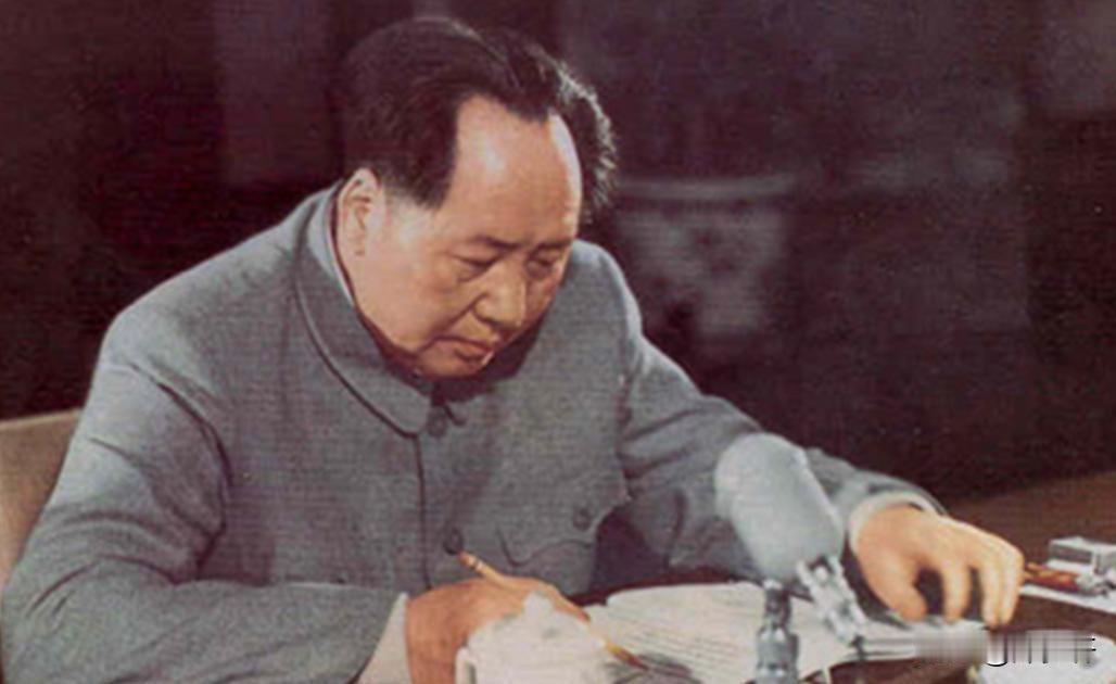 1962年毛主席得知女儿李敏怀孕以后，十分担心她身体，亲自做主让她在家里安心待产