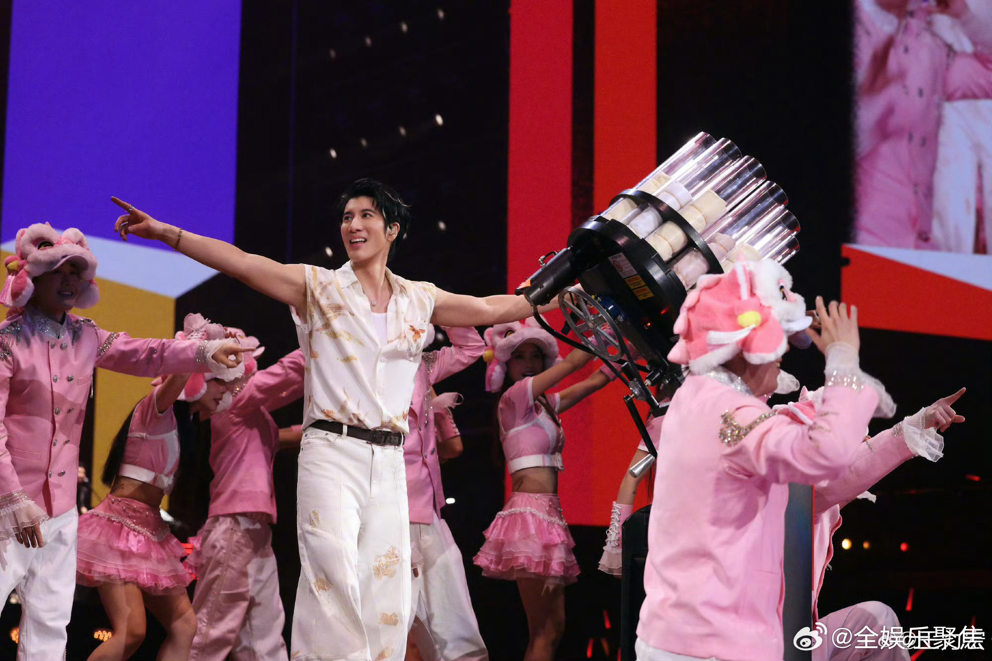 王力宏二哥变一哥王力宏给了内娱7年时间 七年等待，七年坚守。华语乐坛需要这样的实