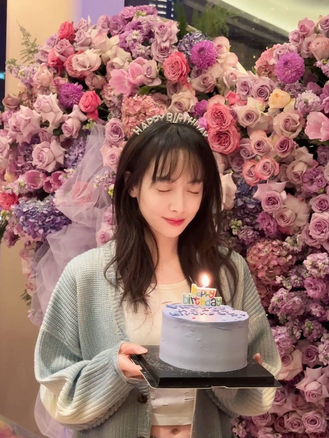 工作室分享宋茜生日live图，鲜活定格承载生日幸福瞬间，生日快乐所愿皆成真[抱一