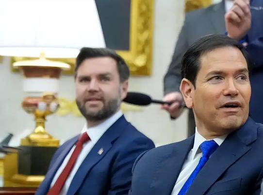 美4600万雷达变“睁眼瞎”，遇无人机连夜弃馆跑路，比俄军还拉胯。打脸来得猝不及