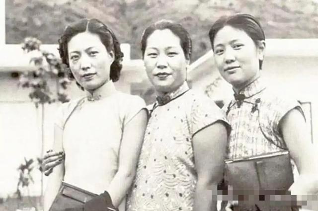 杜维善回忆  我的庶母孟小冬  十二

在台湾安度晚年

1966年“xx”波及