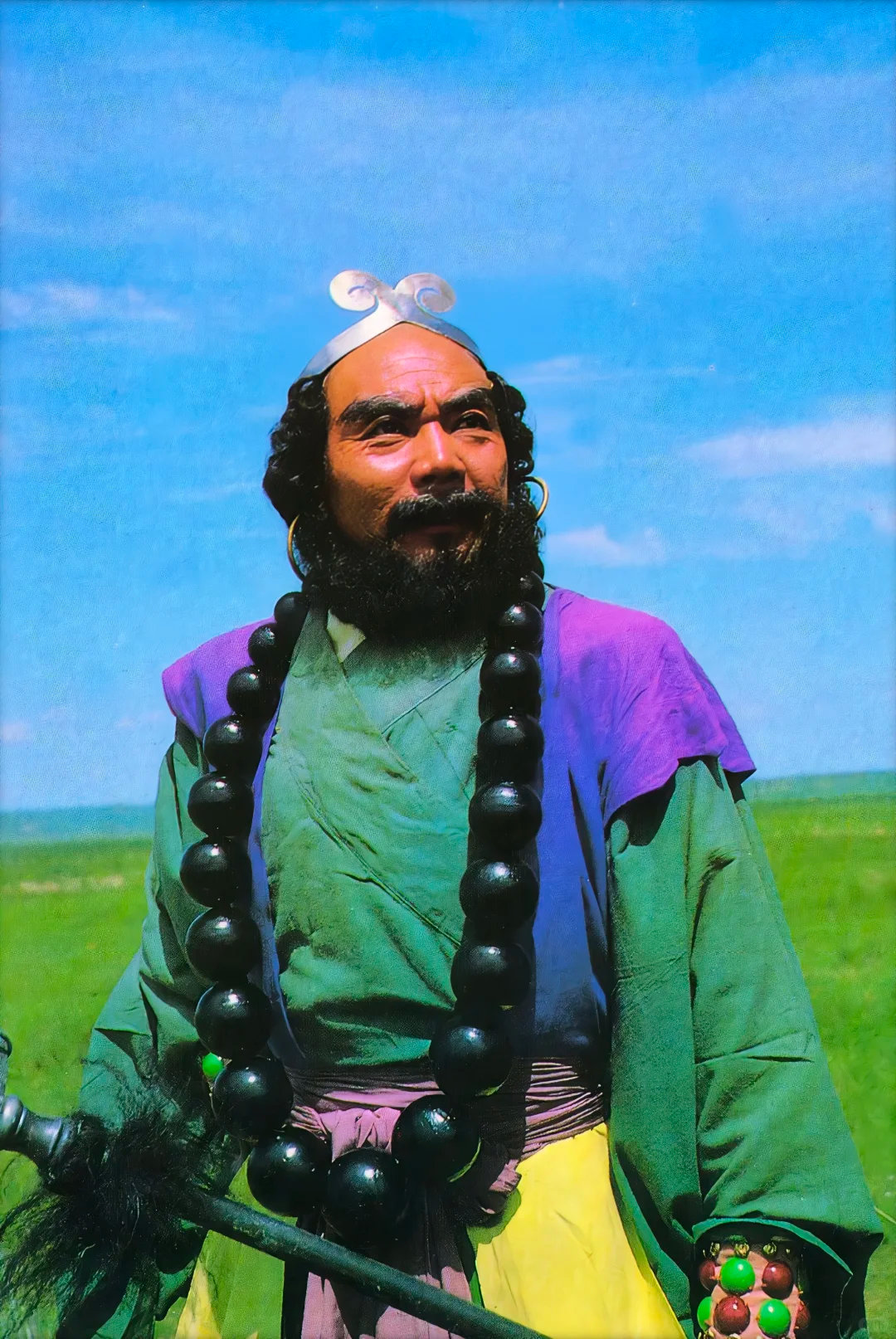 电影西游记真假美猴王新海报 刚刷到影片最新海报，两只猴王并排站在一起外形十分相近