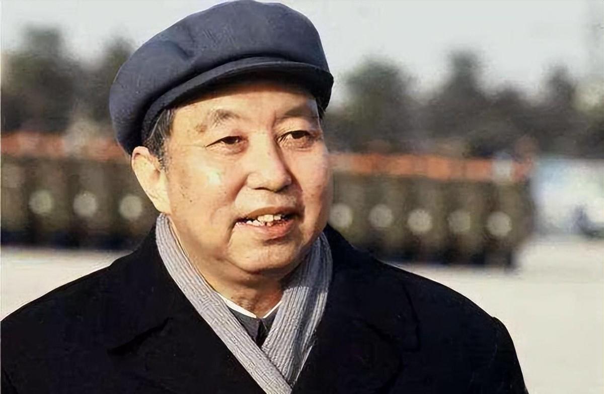 华国锋退休后晚年远离政治生活，却始终每年坚持前往同一个地方，有何独特原因？
19