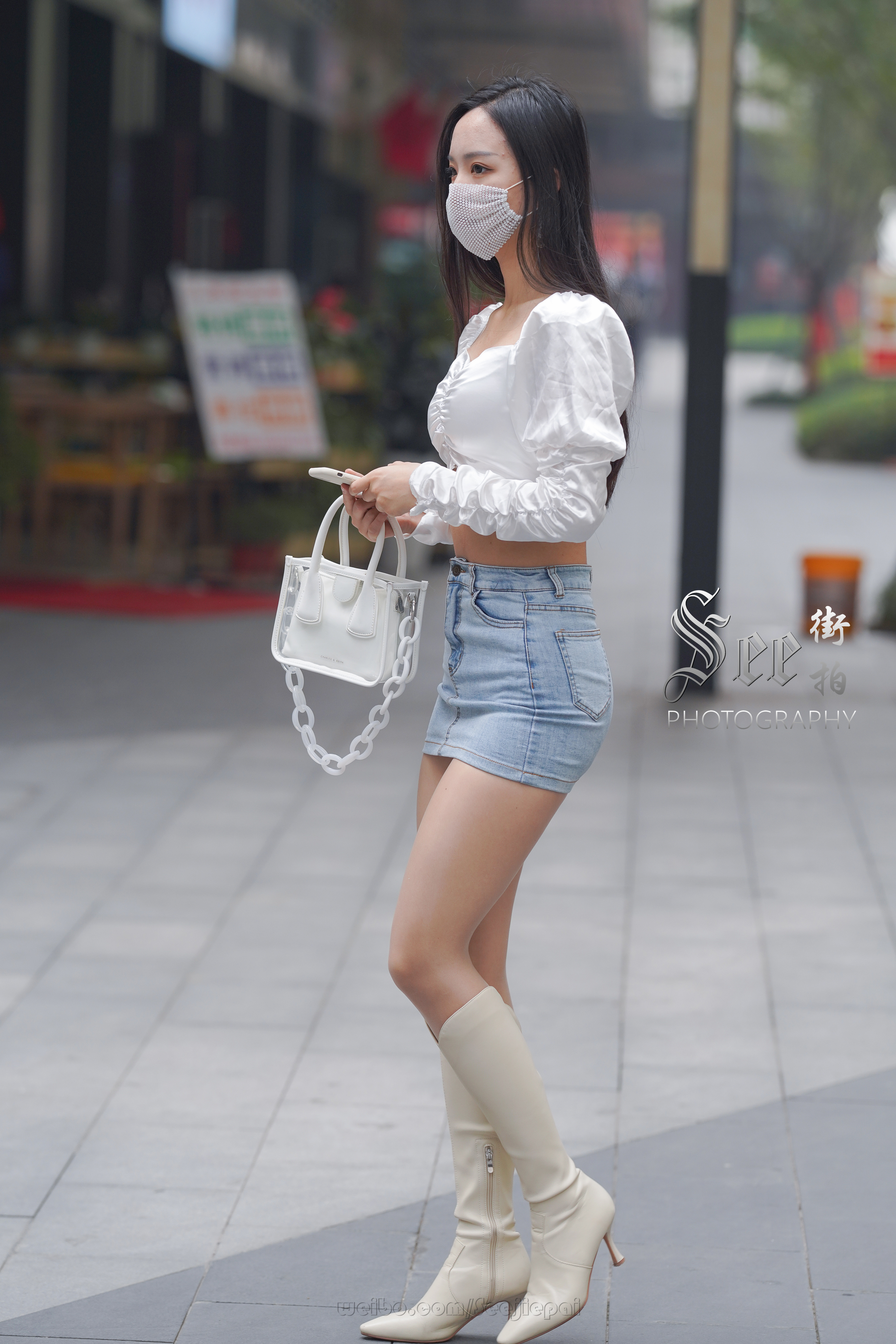 长靴牛仔裙，修饰比例飒爽靓丽~~ ​​​