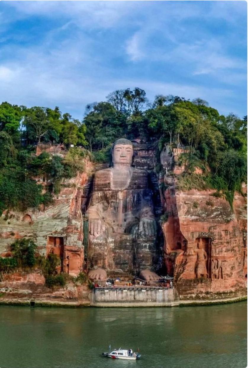 邀您对对联
——四川【乐山大佛像】
上联：山是一尊佛
下联：？
有请才子佳人们赐