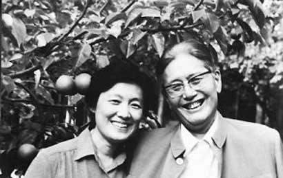 1973年，乔冠华的女儿回到家，发现家门钥匙被换掉了，新保姆说：想配钥匙，必须经