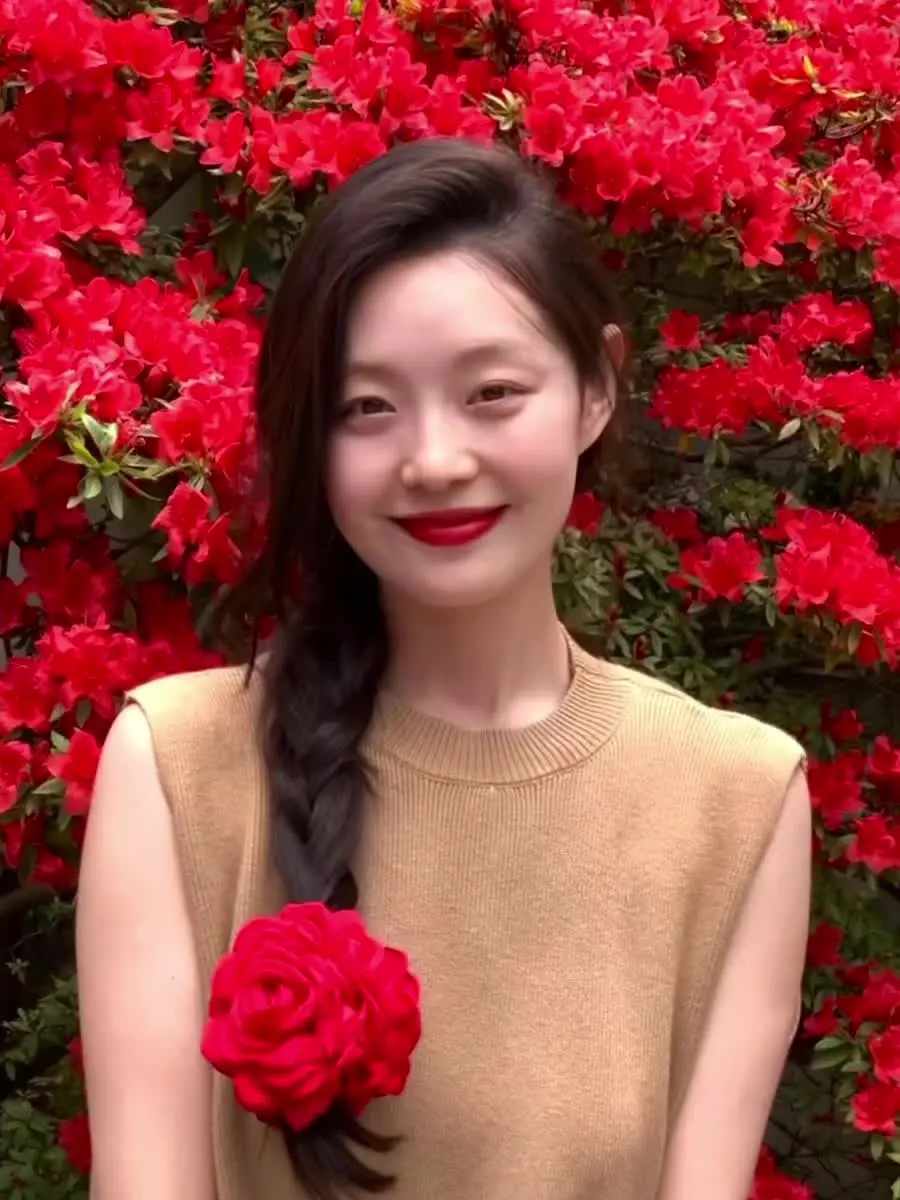 花开了 大小姐要努力搞事业了 让煽情烂在冬天里吧.