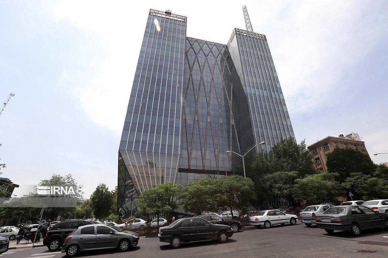 神奇的伊朗股市！单日上涨61000点！

德黑兰证券交易所指数在周三（2月25日