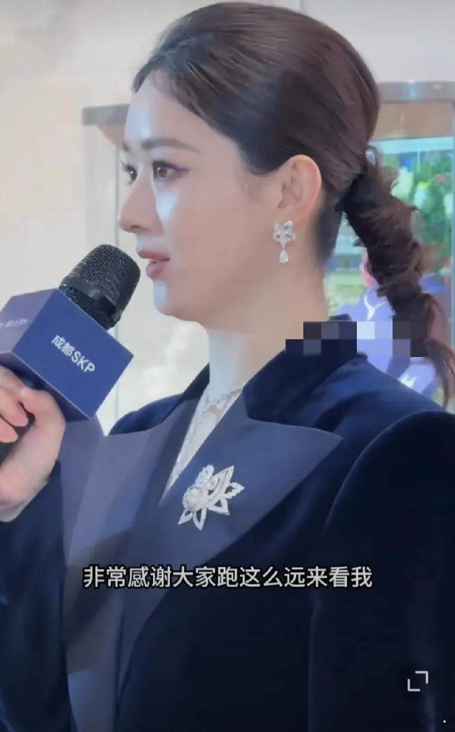 赵丽颖引发热议！6月16日，赵丽颖突然引发了热议，起因是赵丽颖在成都参加线下活动