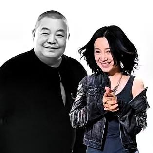 臧天朔临终前屏退全部家人
唯独留下斯琴格日乐：
哥对不起你

2018年，臧天朔