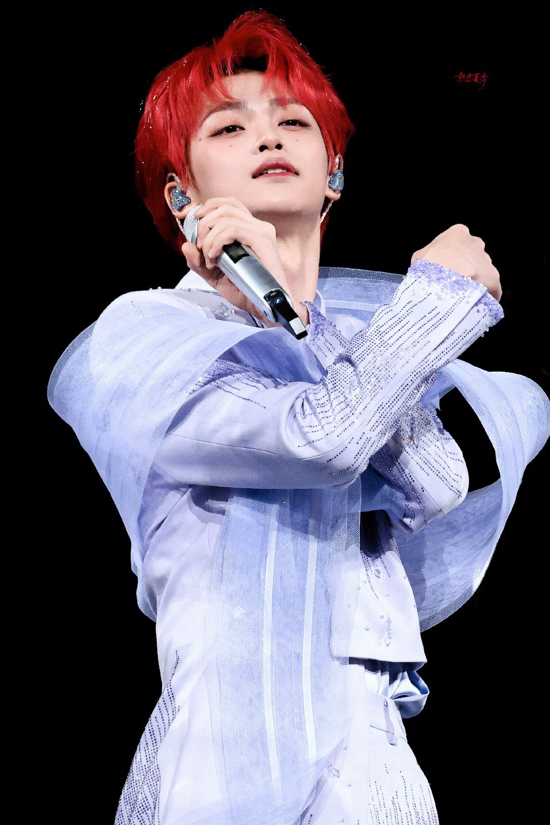 梓渝施洛华眼镜全球代言人 🔮微博之夜加速器 我会攒一些关于浪漫的碎片，然后拼起