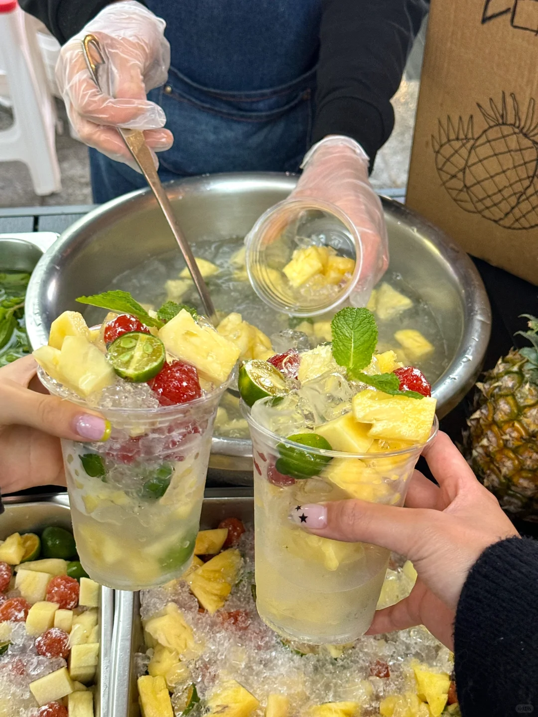 在上海吃到了9.9r得菠萝话梅冰🧊！！