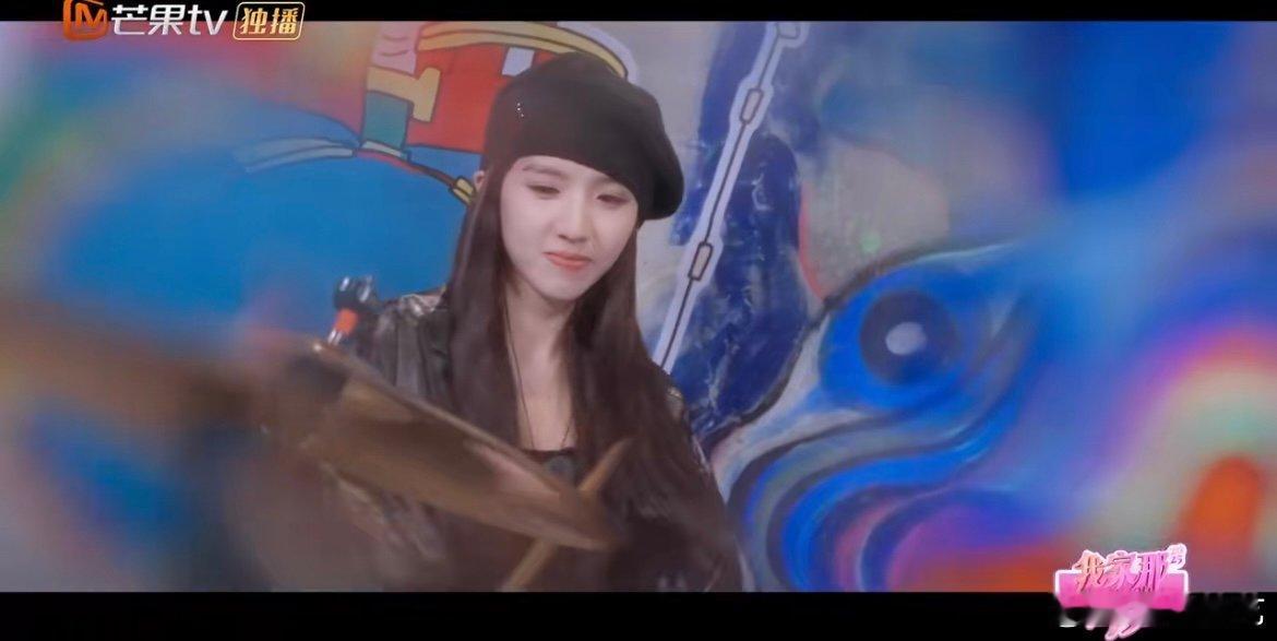 苏晓彤官宣我家那闺女 苏晓彤加盟也太让人惊喜了！看她和小伙伴打闹时的直球模样超圈
