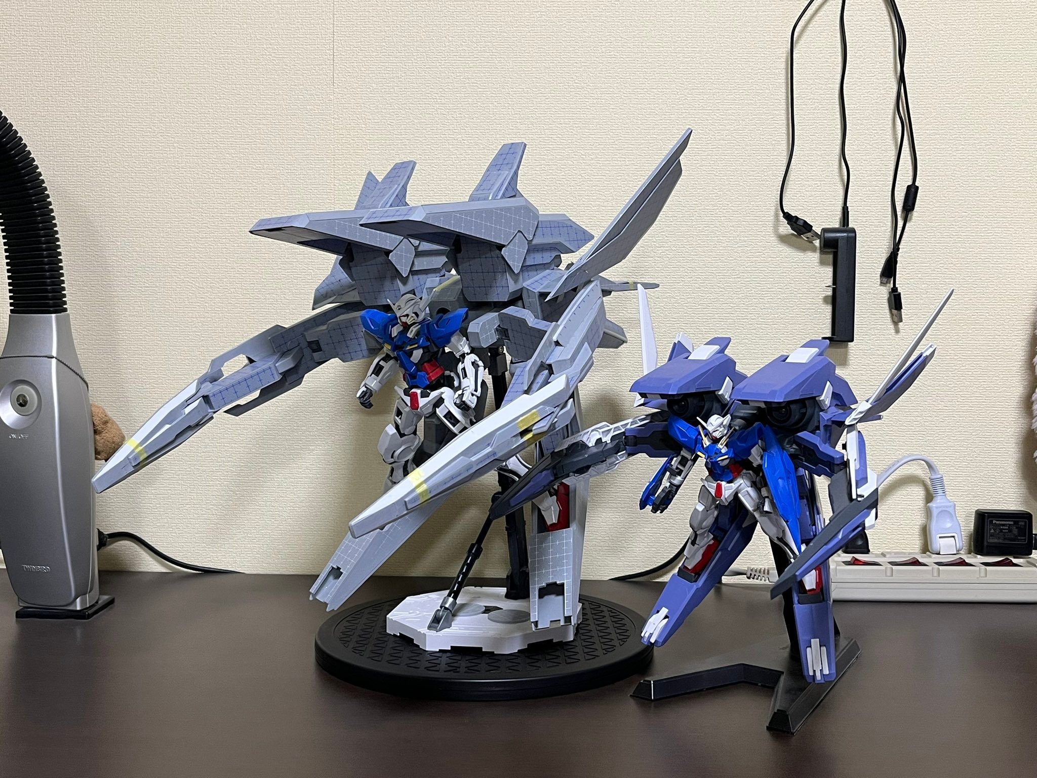 ろーるあうと使用WAVE刻度胶板制作的1/100 GN-ARMS高达模型